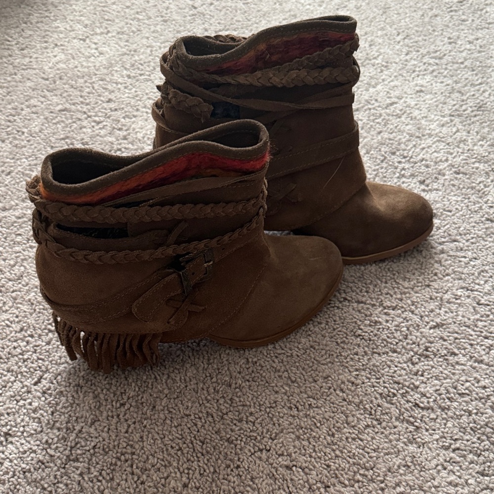 Naughty monkey saddle baggin Suede Fringe Ankle Boots